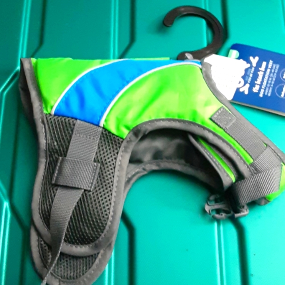 Dog flotation vest